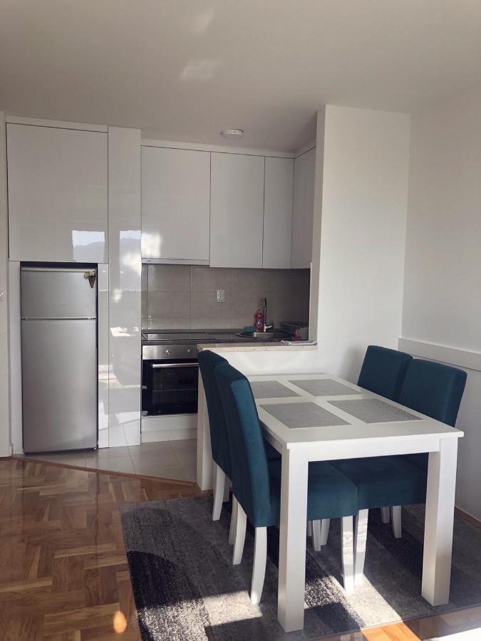 Apartman Victoria Lukavica Exteriör bild
